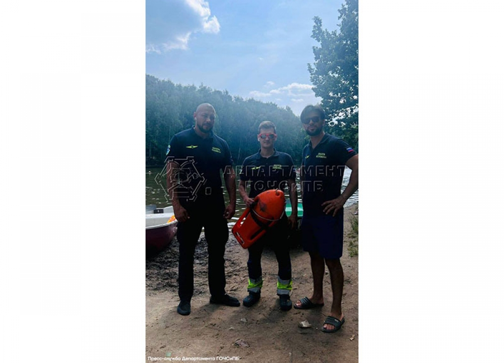 Спасли двух человек на водоёмах города