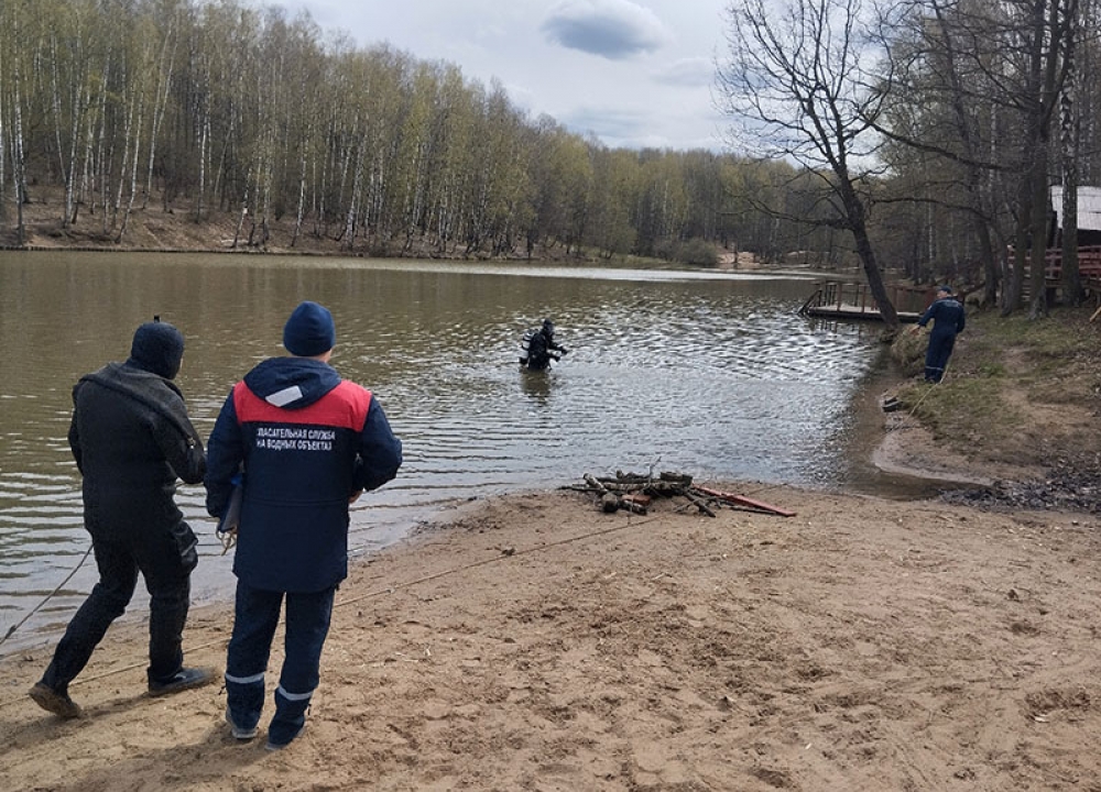 Водолазы побывали на самом дне Теплостанского пруда