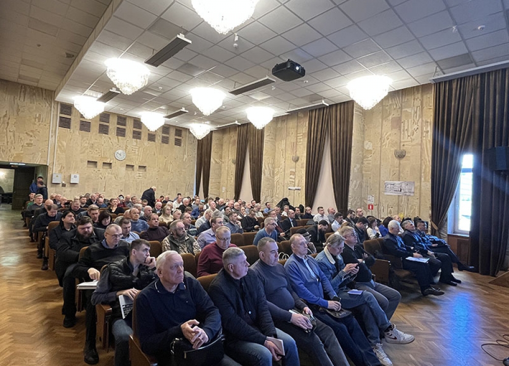 Провели занятие со специалистами в округе