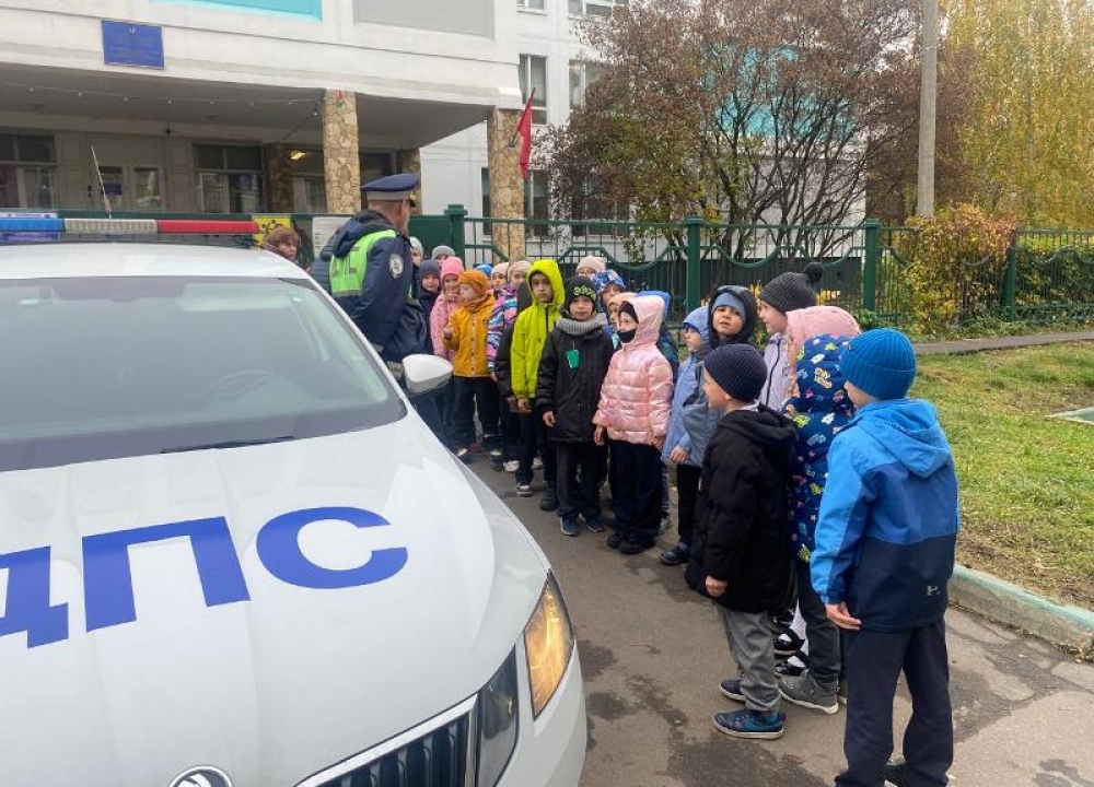 В ЮЗАО столицы автоинспекторы провели акцию «Засветись»