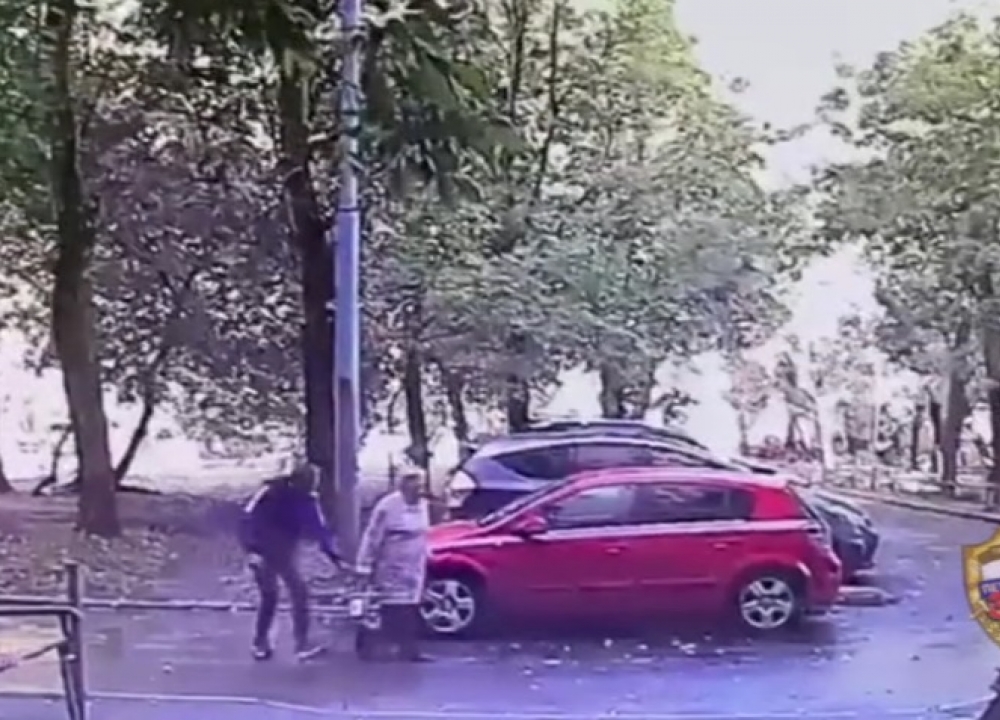 Оперативные сотрудники полиции Гагаринского района задержали подозреваемого в грабежах