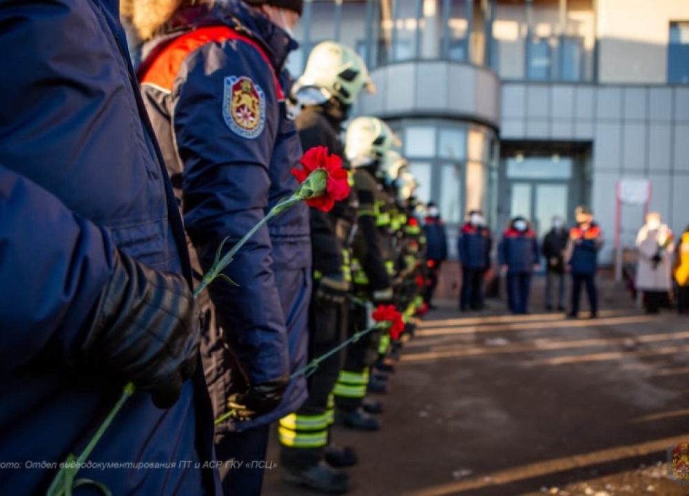 В Пожарно-спасательном центре установили мемориальную доску имени полковника Жебелева