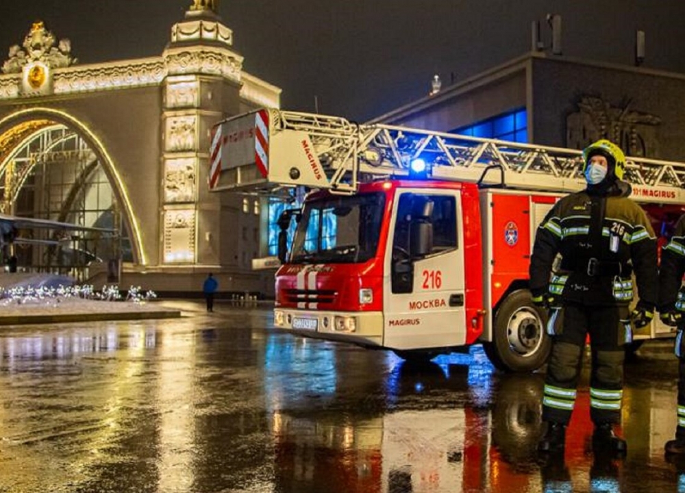 Московские пожарные обеспечили безопасность населения в новогоднюю ночь