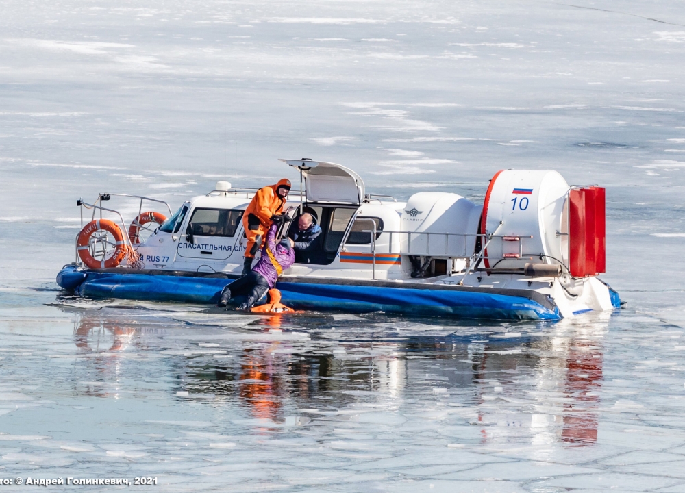 Спасатели предупреждают об опасности выхода на лед водоемов