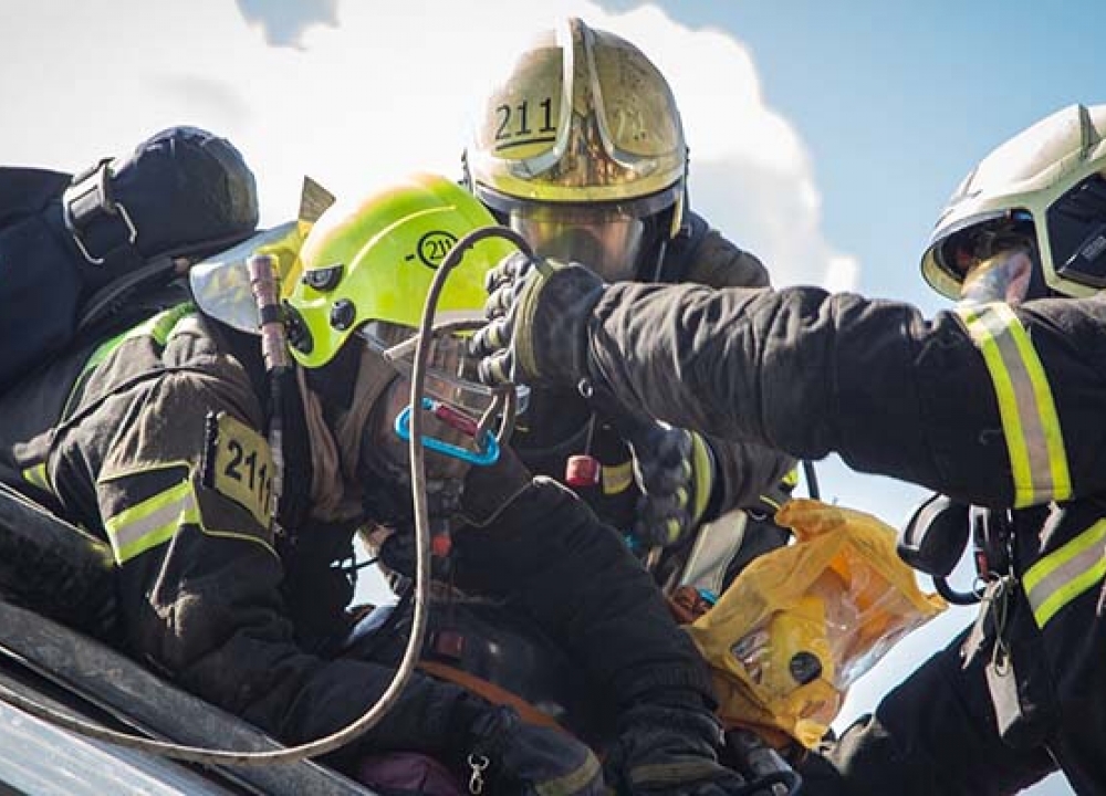 В столице определили лучших пожарных и спасателей, работающих в непригодной для дыхания среде