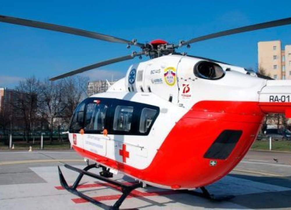 Вертолеты Московского авиацентра украсили символикой Победы ВОВ