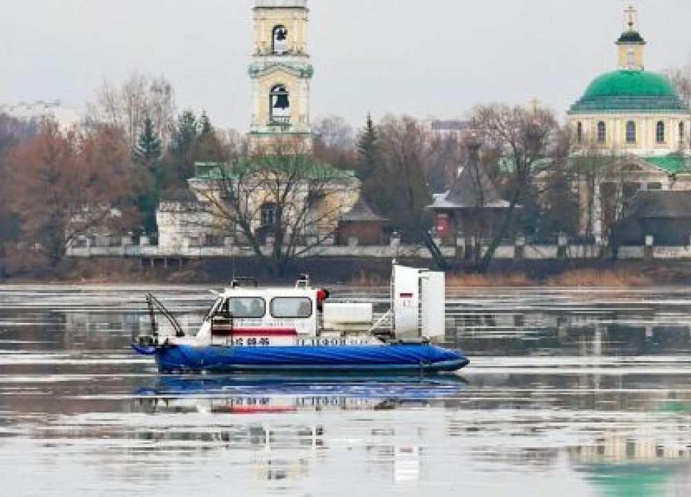 Московские спасатели сообщили о сходе льда на водоемах столицы