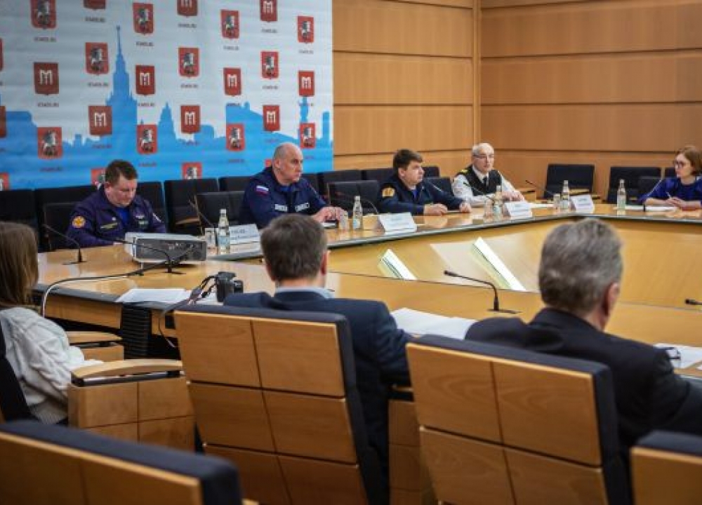 Около тысячи спасателей обеспечивают безопасность столицы