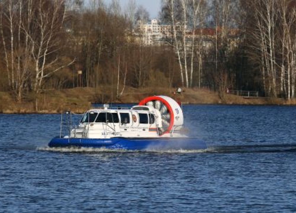 Водные спасатели столицы потушили возгорания в прибрежной зоне