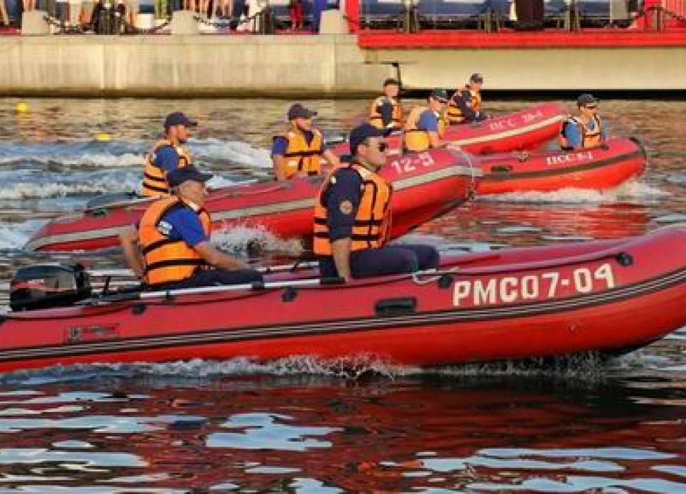 Водные спасатели Москвы обеспечили безопасность при проведении Президентской регаты