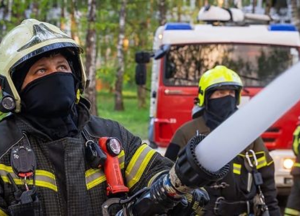 Пожарные и спасатели столицы в майские праздники спасли 6 человек...